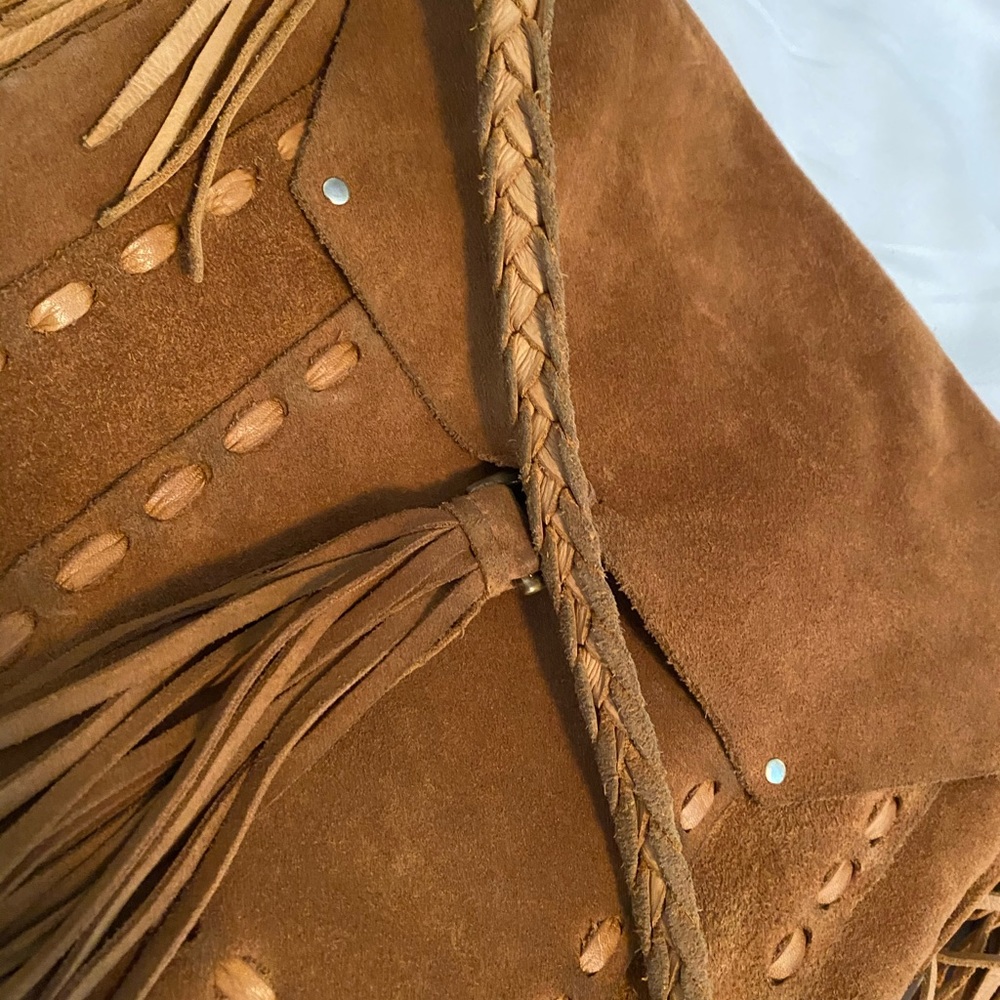 Hide & Hunter Fringe Suede Shoulder Bag - Picture 4 of 8